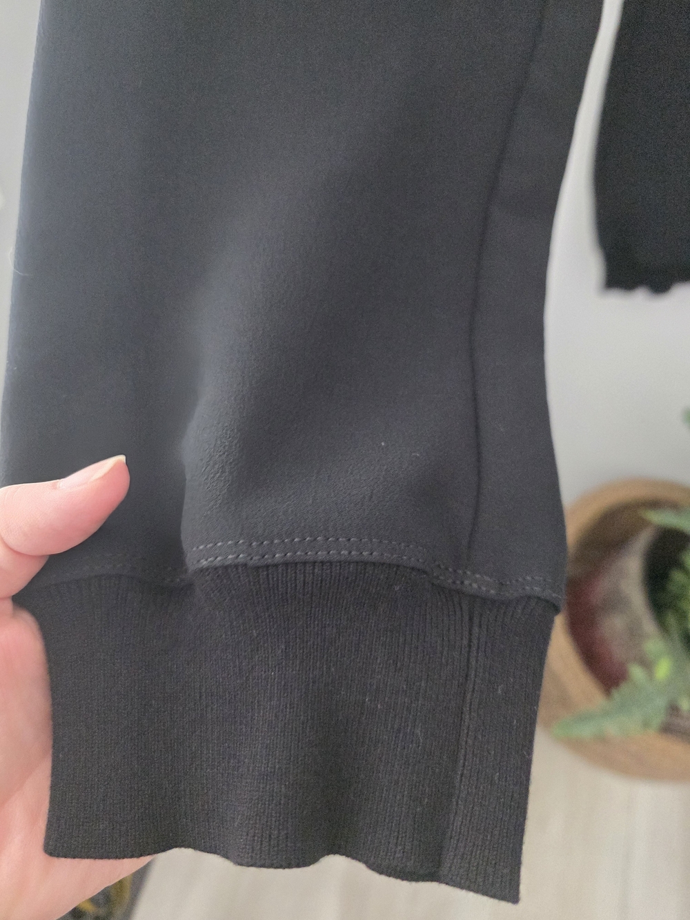 Wilfred Aritzia Black Pull-On Jogger Pants Drawstring Waist Size Medium - Picture 7 of 13
